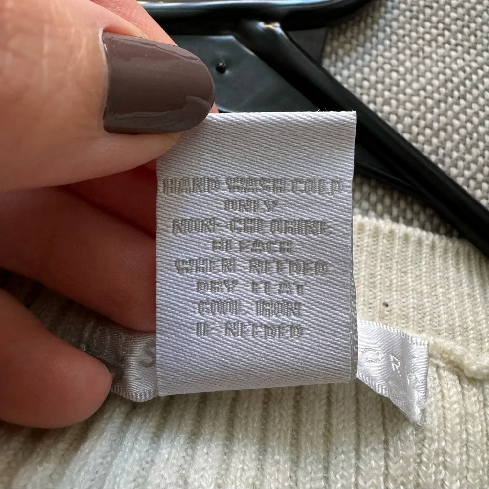 NWOT Design History Textured Crewneck Sweater